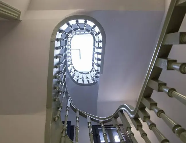 Guestready - Charming Downtown And Quiet דירה